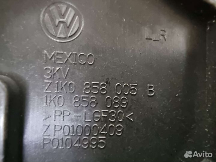 Рамка магнитолы VW Golf V