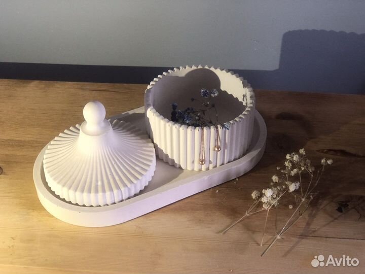 Шкатулка для ювелирных украшений