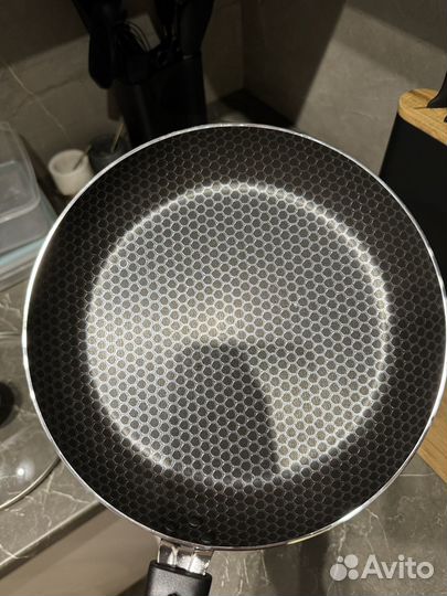 Сковорода с крышкой (новая)