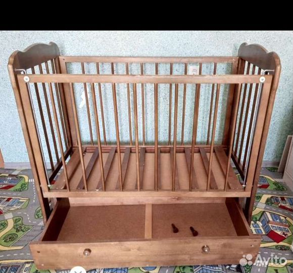 Детская кровать с ящиками и маятником. И Матрас