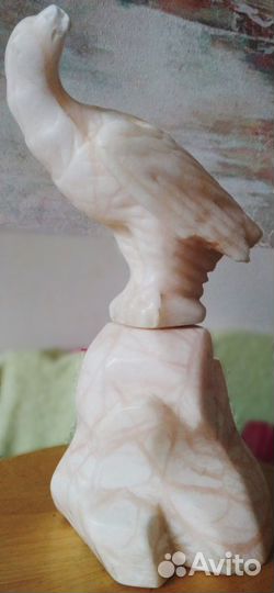 Статуэтка мраморная 