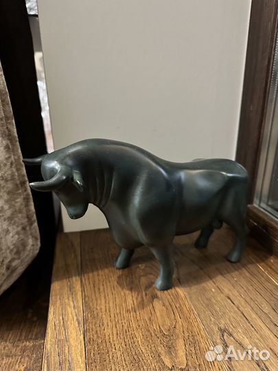 Статуэтка бык (Испания)