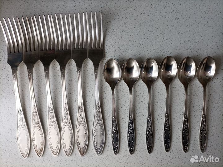 Вилки столовые и ложки чайные 