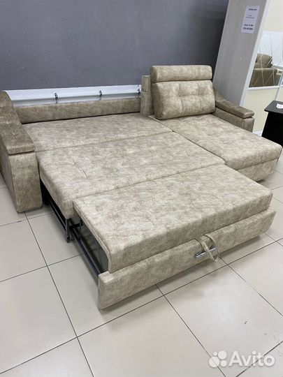 Диван с оттоманкой