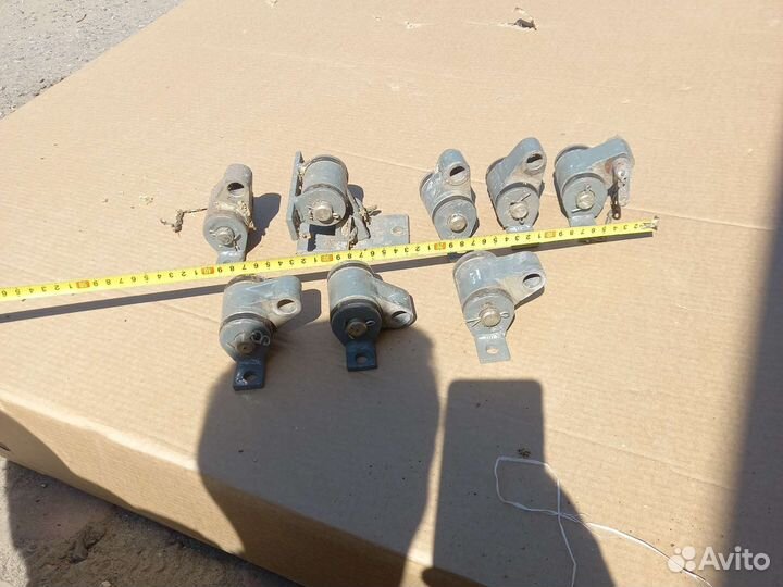 Петли для дверей