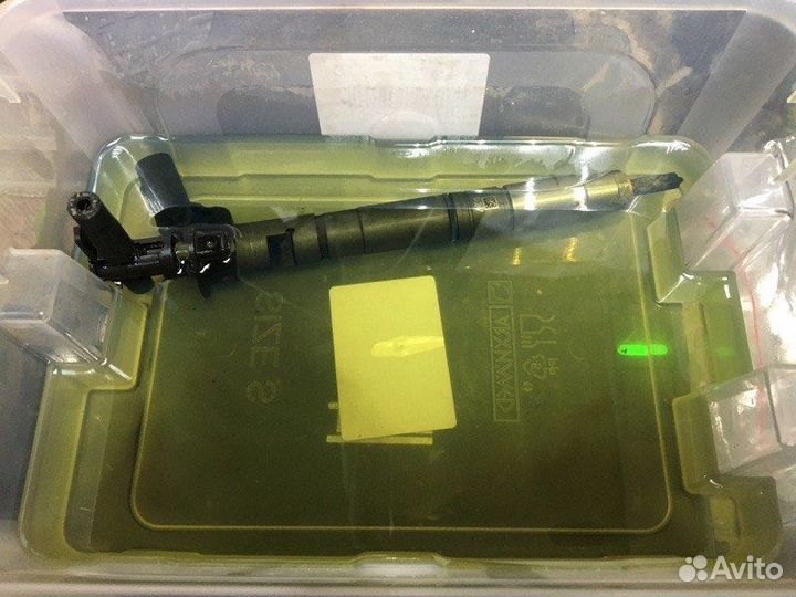 Форсунка дизельная электрическая Volkswagen Passat