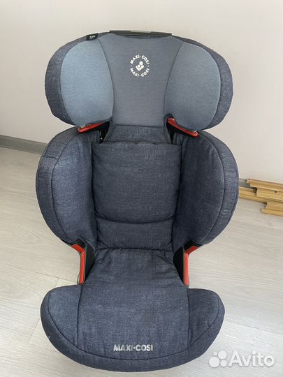 Автокресло maxi cosi rodifix airprotect