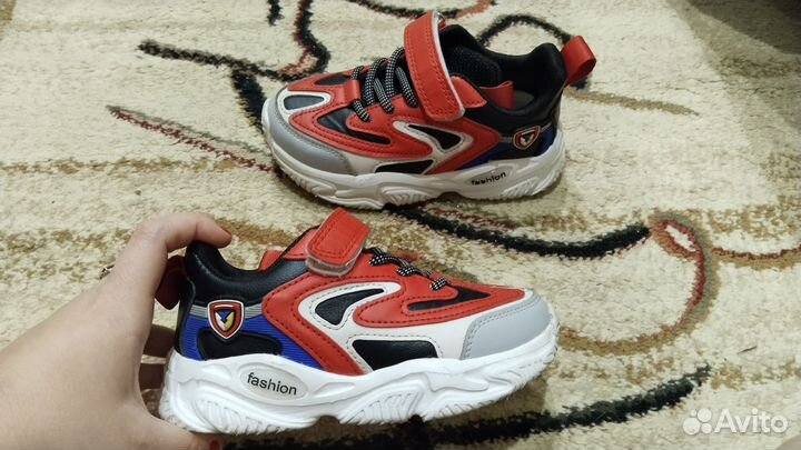 Кроссовки детские бу 29р
