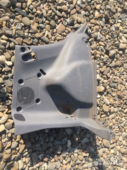 Toyota funcargo обшивка багажника нижняя левая