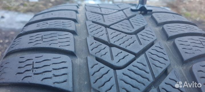 Pirelli Winter Sottozero 3 245/40 R19 98V