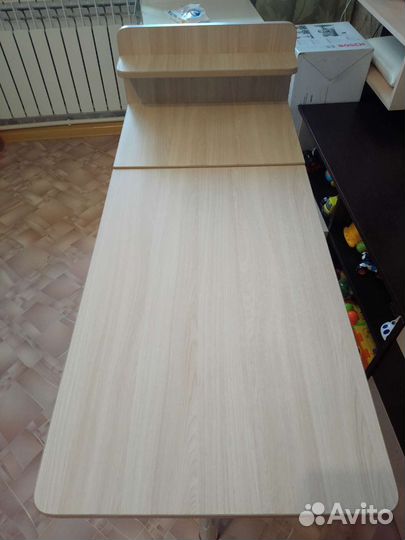 Маникюрный столик