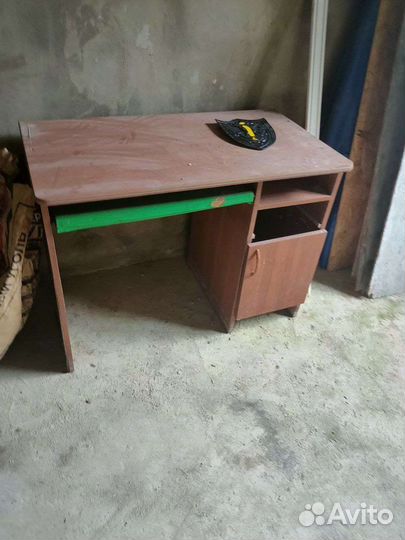 Компьютерный стол