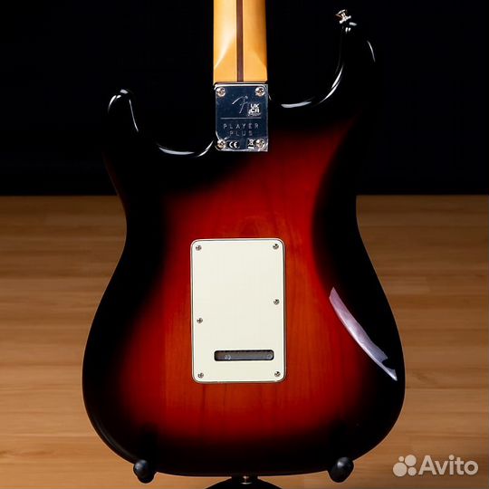 Fender Player Plus Stratocaster HSS MN 3-Color Sun