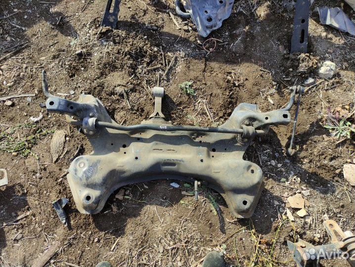 Подрамник передний Kia Rio 3 QB G4FC 2016