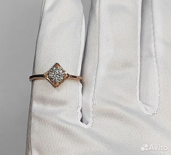 Золотое кольцо с камнем 16,5р