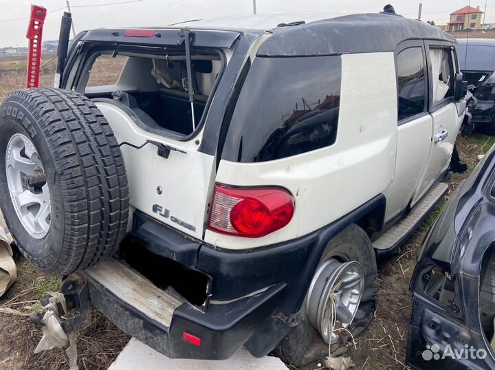 Toyota FJ cruiser GSJ15L В полный разбор