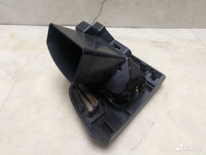 Дефлектор воздушный правый Renault Megane 3 1.6