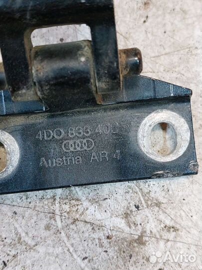 Петля двери задняя правая верхняя audi a8 d2