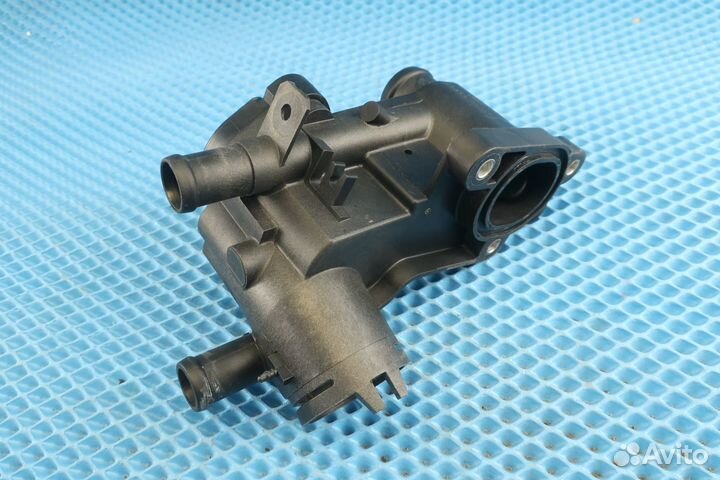 Корпус термостата Skoda Fabia 2