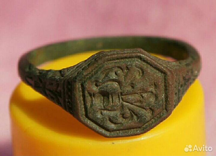 Старинное кольцо-печатка