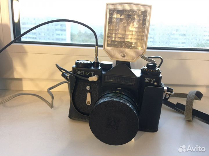 Фотоаппарат Зенит ет + фотовспышка Чайка + тросики