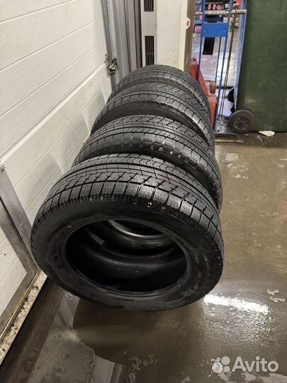 Bridgestone Blizzak VRX 235/55 R17 99S