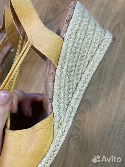 Босоножки next 38(идут на 37)