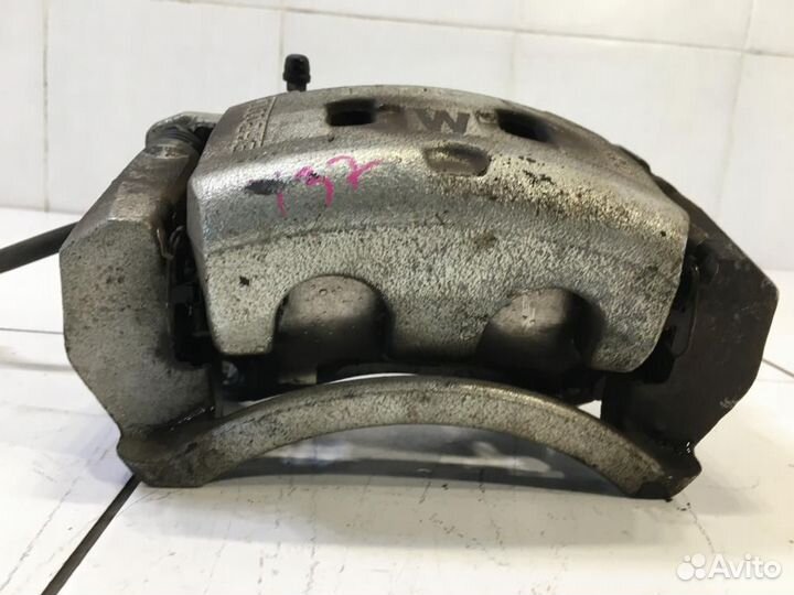 Суппорт передний правый Infiniti Q50 V37