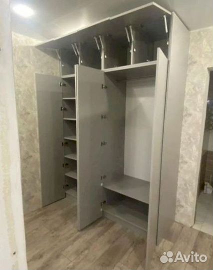 Шкаф