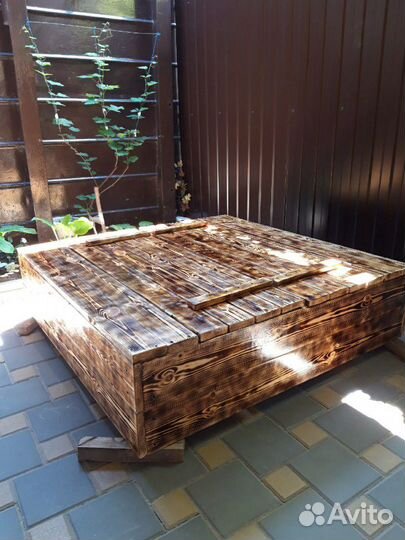 Песочница с крышкой