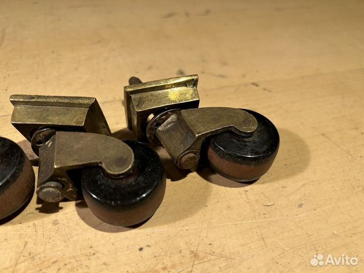 Бронзовые мебельные колёсики