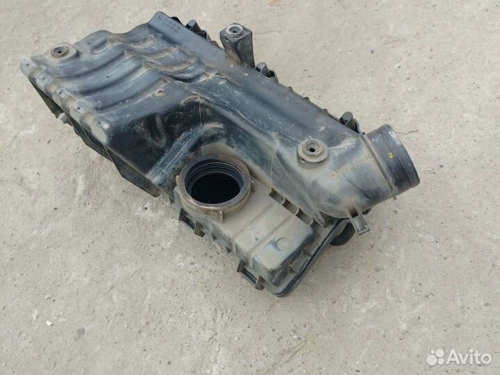 Корпус воздушного фильтра Volkswagen Polo Sedan