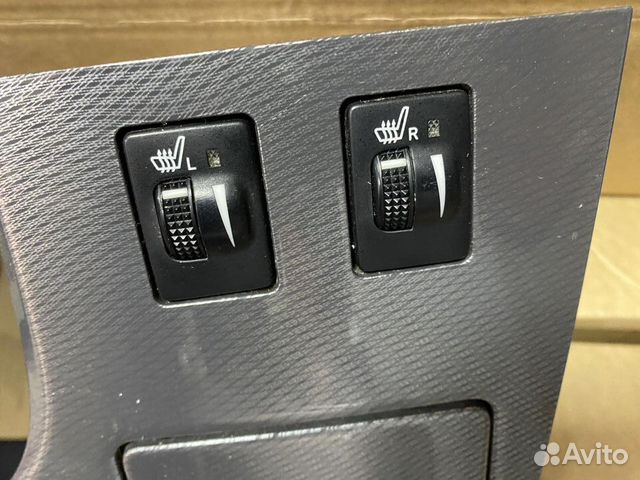 Кнопки подогрева сидений Toyota Venza