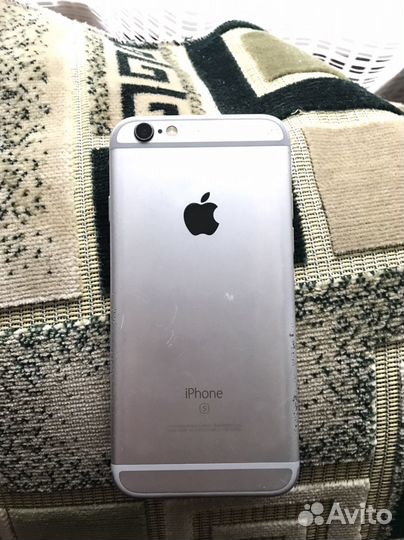 Телефон iPhone 6s