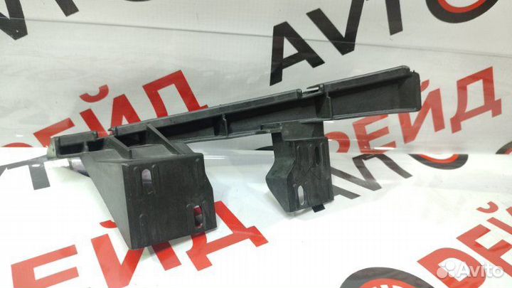 Крепление бампера переднее правое Audi Q7 4L cjtc