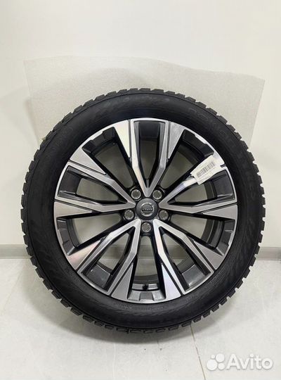 Новые Volvo XC40, Volvo V90 CC, Nokian 235/50 19