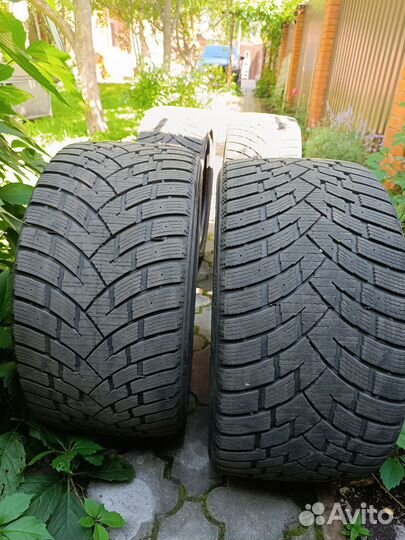 Zeta Antarctica Sport 275/40 R20 и 315/35 R20