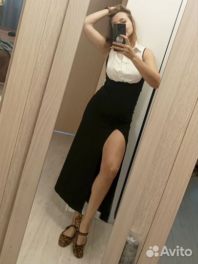 Платье чёрное длинное облегающее с разрезом