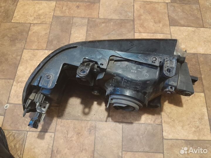 Фара передняя левая mitsubishi pajero