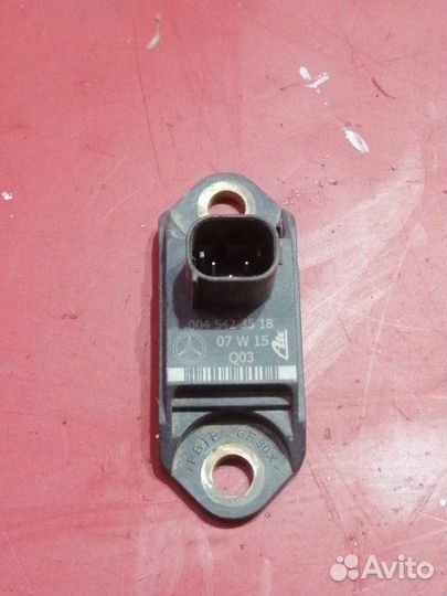 Датчик ускорения передний левый Mercedes Benz