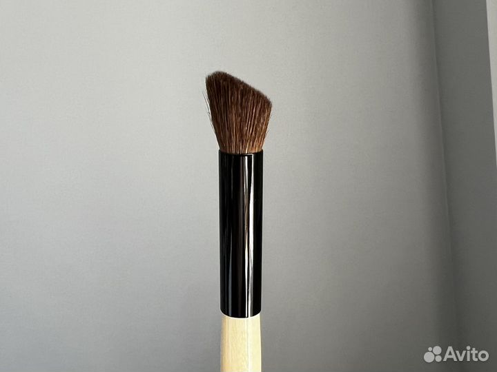 Кисть Bobbi Brown Eye Contour Brush оригинал