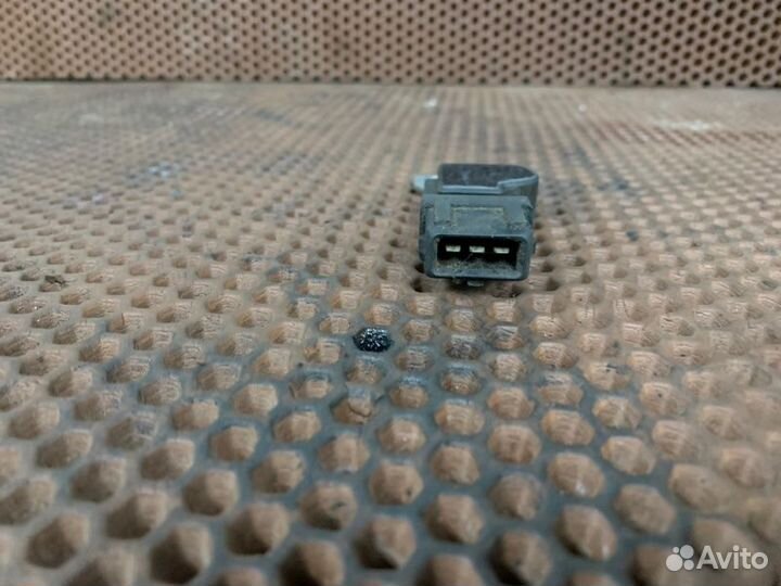 Датчик положения распредвала Chevrolet Cruze J300