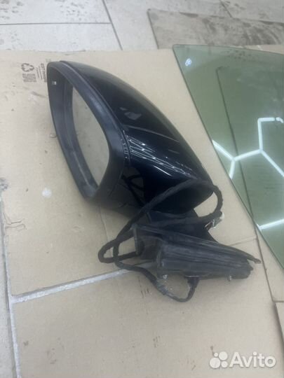 Зеркало левое Volkswagen Jetta 6