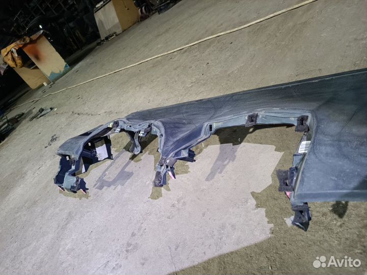 Торпеда накладка на Toyota Corolla 150 с дефектом