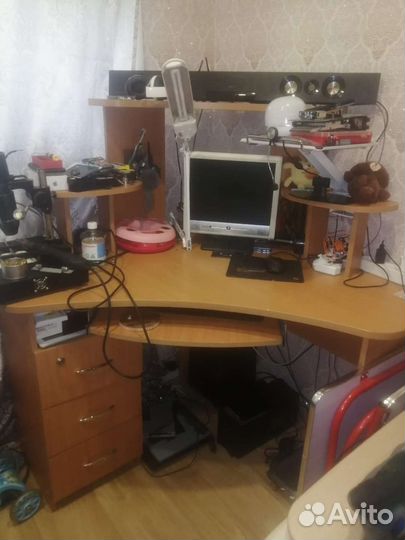 Компьютерный стол