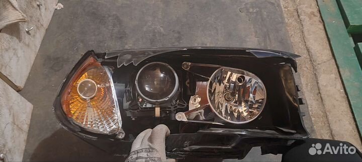 BMW X3 е83 фара передняя правая амерка