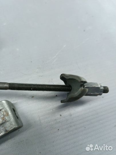 Рычаг стояночного тормоза Skoda Rapid
