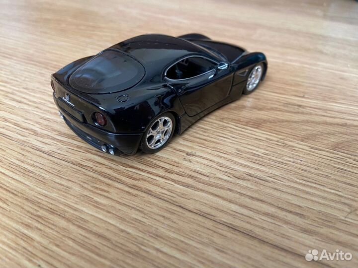 Alfa Romeo 8C Competizione 1:32Bburago