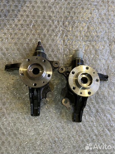 Кулак поворотный в сборе перед Peugeot Expert III