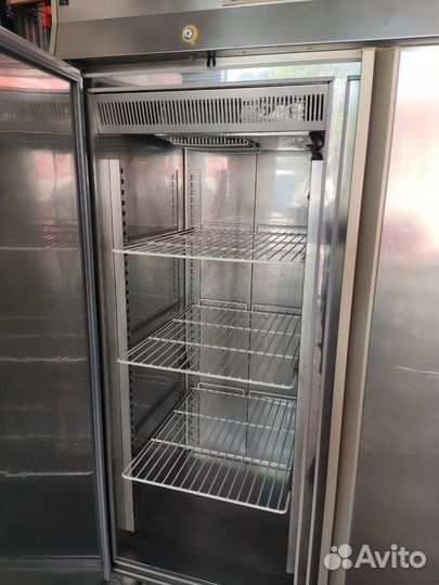 Холодильный шкаф